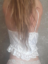 Charger l'image dans la galerie, Caraco Sarah - Blanc satiné et Romantique. Taille S, 36, 38