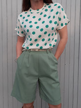 Charger l'image dans la galerie, Blouse vintage Suzie - Pois verts. Taille M, 38, 40. Fabriqué en France
