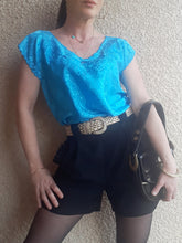 Charger l'image dans la galerie, Blouse vintage Ammara - Tissu irisé bleu. Taille M, 38, 40. Soie Thaïlandaise