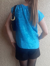 Charger l'image dans la galerie, Blouse vintage Ammara - Tissu irisé bleu. Taille M, 38, 40. Soie Thaïlandaise