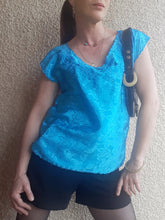 Charger l'image dans la galerie, Blouse vintage Ammara - Tissu irisé bleu. Taille M, 38, 40. Soie Thaïlandaise