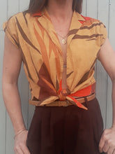 Charger l'image dans la galerie, Blouse vintage Camélia - Feuillage safari. Taille M, 38, 40. Fabriqué en France