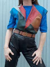 Charger l'image dans la galerie, Veste sans manche en patchwork de cuir. Taille L, 40, 42. Couleurs Vintage. Bleu, rouge, camel, vert bouteille, jaune.
