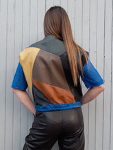 Charger l'image dans la galerie, Veste sans manche en patchwork de cuir. Taille L, 40, 42. Couleurs Vintage. Bleu, rouge, camel, vert bouteille, jaune.