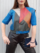 Charger l'image dans la galerie, Veste sans manche en patchwork de cuir. Taille L, 40, 42. Couleurs Vintage. Bleu, rouge, camel, vert bouteille, jaune.