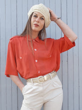 Charger l'image dans la galerie, Chemisier vintage Maria - Rouge framboise. Taille XXL, 44, 46