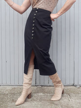 Charger l'image dans la galerie, Jupe vintage Leslee - Taille haute boutonnée. Noire Taille M, 38, 40