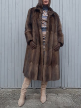 Charger l'image dans la galerie, Manteau vintage Line - Fourrure. Taille L, 40, 42