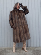 Charger l'image dans la galerie, Manteau vintage Line - Fourrure. Taille L, 40, 42