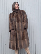 Charger l'image dans la galerie, Manteau vintage Line - Fourrure. Taille L, 40, 42