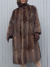 Charger l'image dans la galerie, Manteau vintage Line - Fourrure. Taille L, 40, 42