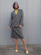 Charger l'image dans la galerie, Ensemble Couleurs Vintage, blazer et jupe crayon gris à rayures jaunes et bleus , taille XXL, 44. Weinberg