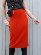 Charger l'image dans la galerie, Ensemble vintage Charlotte - Jupe droite & Gilet en laine vierge. Taille L, 40, 42. Fabriqué en France