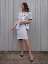 Charger l'image dans la galerie, Ensemble Couleurs Vintage, blazer et jupe crayon bleu ciel, taille XS, 34,36. Marcelle Griffon