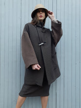 Charger l'image dans la galerie, Ensemble oversize bi-matière Couleurs Vintage jupe et veste en laine marron, taille S, 36, 38. Made in France