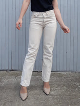 Charger l'image dans la galerie, jean levi's 501 XX. Blanc cassé. Couleurs Vintage. Taille S, 36, 38