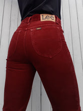 Charger l'image dans la galerie, Jean en velours côtelé Lee Cooper, Couleurs Vintage. Taille XS, 34, 36. Bordeaux, lie de vin