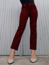Charger l'image dans la galerie, Jean en velours côtelé Lee Cooper, Couleurs Vintage. Taille XS, 34, 36. Bordeaux, lie de vin