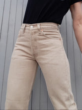 Charger l'image dans la galerie, jean levi's 501. Beige. Couleurs Vintage. Taille S, 36, 38
