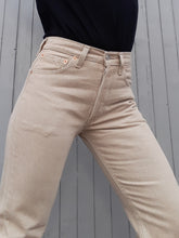 Charger l'image dans la galerie, jean levi's 501. Beige. Couleurs Vintage. Taille S, 36, 38