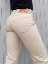 Charger l'image dans la galerie, Jean Levi's 501. Coton Beige. Taille S, 36, 38. W28 L34.