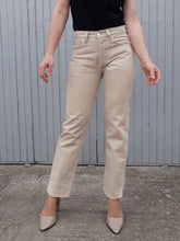 Charger l'image dans la galerie, jean levi's 501. Beige. Couleurs Vintage. Taille S, 36, 38