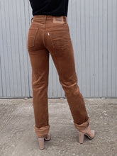 Charger l'image dans la galerie, Jean Levi's 632 Chloé - Velours côtelé marron. Taille S, 36, 38. W31 L36