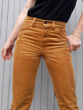Charger l'image dans la galerie, jean levi's 631 en velours côtelé jaune moutarde. Couleurs Vintage. Taille S, 36, 38