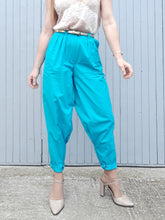 Charger l'image dans la galerie, Pantalon vintage Donna - Bleu turquoise. Taille S, 36, 38. Coupe bouffante XXL