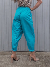 Charger l'image dans la galerie, Pantalon vintage Romy - Bleu turquoise. Coupe XXL.Taille S, 36, 38. Fabriqué en France