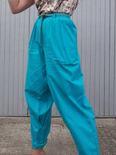 Charger l'image dans la galerie, Pantalon vintage Romy - Bleu turquoise. Coupe XXL.Taille S, 36, 38. Fabriqué en France