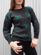 Charger l'image dans la galerie, Pull à imprimé fantaisie, nœuds et pois. Couleurs Vintage. Taille S, 36, 38