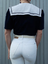 Charger l'image dans la galerie, Chemisier marinière à col vareuse bleu marine et blanc. Taille M, 38, 40. Couleurs Vintage.