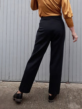 Charger l'image dans la galerie, Pantalon vintage Tessie - Karting noir. Taille L, 40, 42. Fabriqué en France