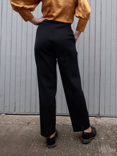 Charger l'image dans la galerie, Pantalon vintage Tessie - Karting noir. Taille L, 40, 42. Fabriqué en France