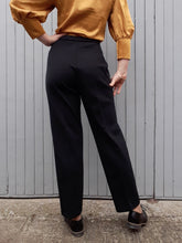 Charger l'image dans la galerie, Pantalon vintage Tessie - Karting noir. Taille L, 40, 42. Fabriqué en France