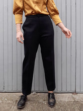 Charger l'image dans la galerie, Pantalon vintage Tessie - Karting noir. Taille L, 40, 42. Fabriqué en France