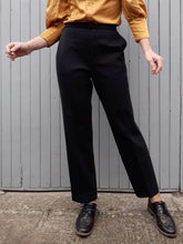 Charger l'image dans la galerie, Pantalon vintage Tessie - Karting noir. Taille L, 40, 42. Fabriqué en France