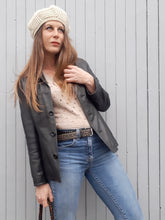 Charger l'image dans la galerie, Veste en cuir d'agneau vintage, coupe cintrée, taille S, 36, 38. Oakwood. Couleurs Vintage