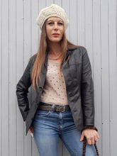 Charger l'image dans la galerie, Veste en cuir d'agneau vintage, coupe cintrée, taille S, 36, 38. Oakwood. Couleurs Vintage