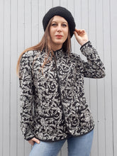 Charger l'image dans la galerie, Veste à imprimé feuillage noir, blanc, gris. Couleurs Vintage. Taille XXL, 44, 46