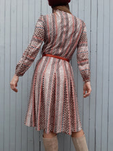 Charger l'image dans la galerie, Robe vintage Myriam - Col Lavallière. Taille M, 38, 40. Juliette K Paris. Fabriqué en France