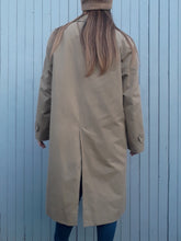 Charger l'image dans la galerie, Trench-Coat Pénélope - Paletot Burberrys. Taille XL, 42, 44. Tartan