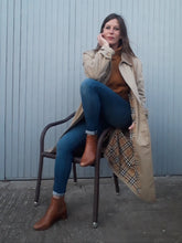 Charger l'image dans la galerie, Trench coat, paletot Burberry. Couleurs Vintage. Beige et tartan, taille XL, 42, 44