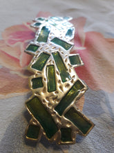 Charger l'image dans la galerie, Barrette à cheveux Doce Vita en métal et patte de verre. Couleurs Vintage. Métal martelé, émail, patte de verre.