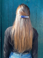 Charger l'image dans la galerie, Barette vintage Noémie - Dolce Vita. Résine effet croco bleue.