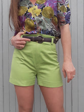 Charger l'image dans la galerie, Short vintage. Vert Anis. Taille haute. S, 36, 38