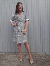 Charger l'image dans la galerie, Robe chemise Couleurs Vintage à pois et volutes grise et blanche. Taille M, 38, 40