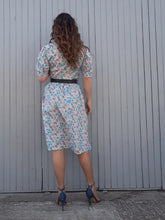 Charger l'image dans la galerie, Robe romantique fleurie en coton, Couleurs Vintage. Taille L, 38, 40, 42. Fabrication Française