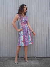 Charger l'image dans la galerie, Robe vintage Amélia - Doux motifs géométriques. Taille S, 34, 36